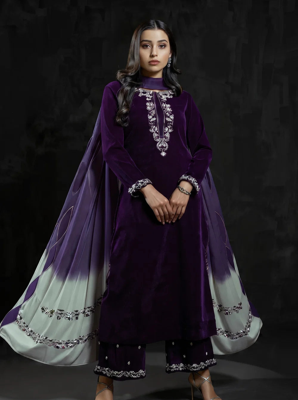 ZARA JAHAN 7002 purple Embroidered Velvet Dress with Karandi Shawl