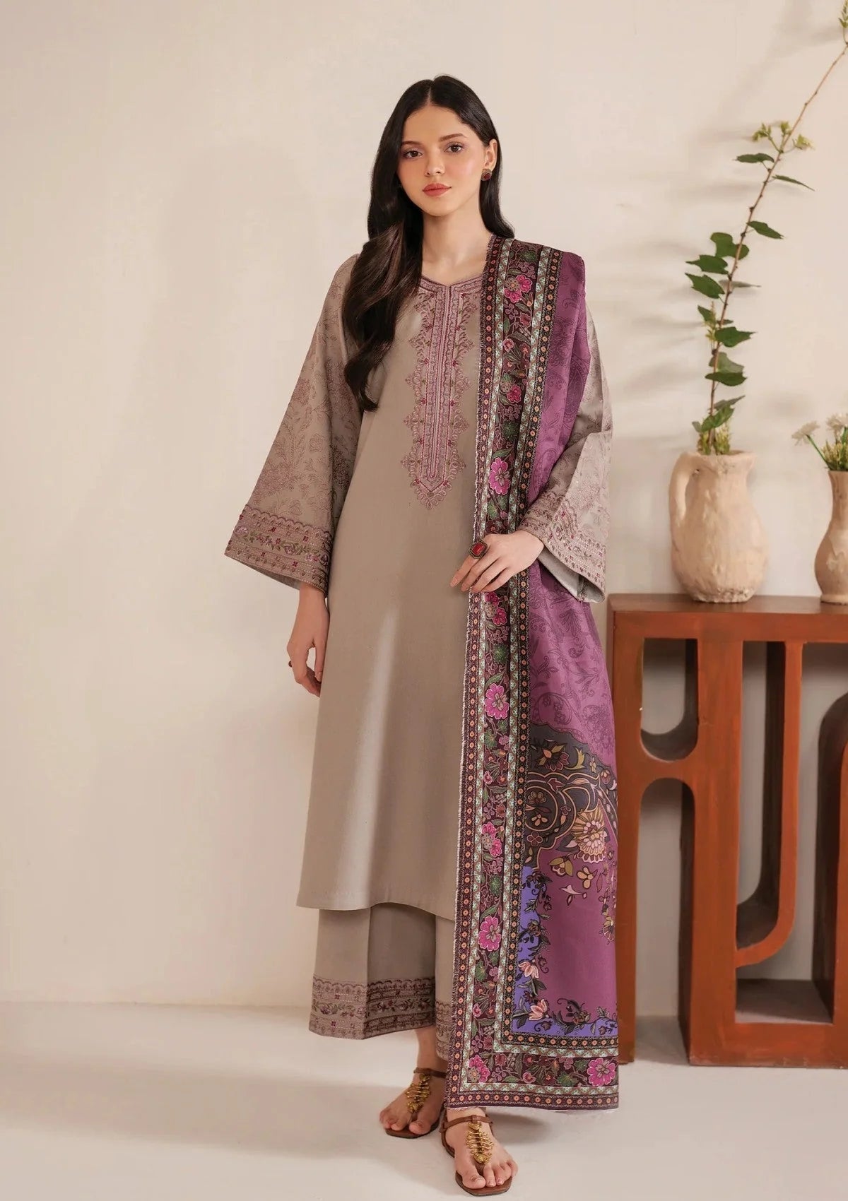 Jazmin 3 Pc Embroidered Lawn Suit - 549
