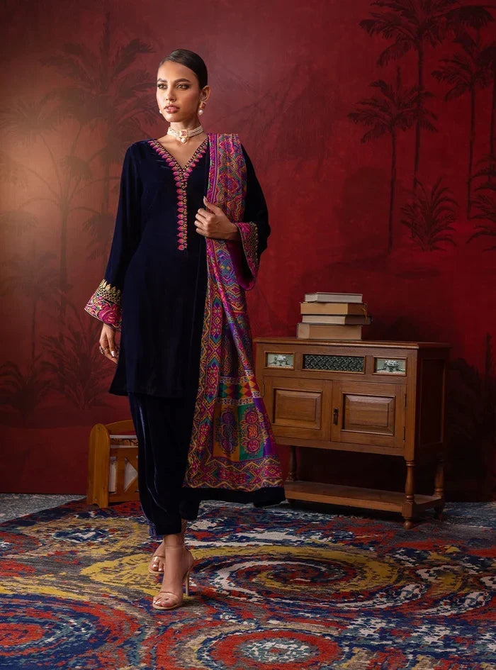 ZARA JAHAN  D-807- Winter Velvet Dress with Printed Dhanak Shawl