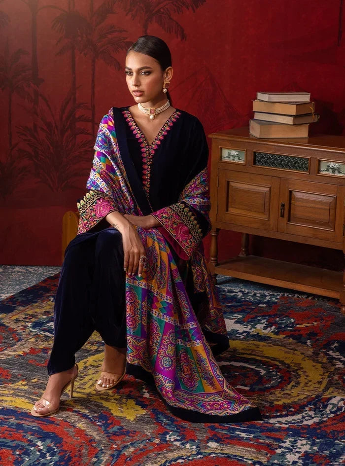 ZARA JAHAN  D-807- Winter Velvet Dress with Printed Dhanak Shawl