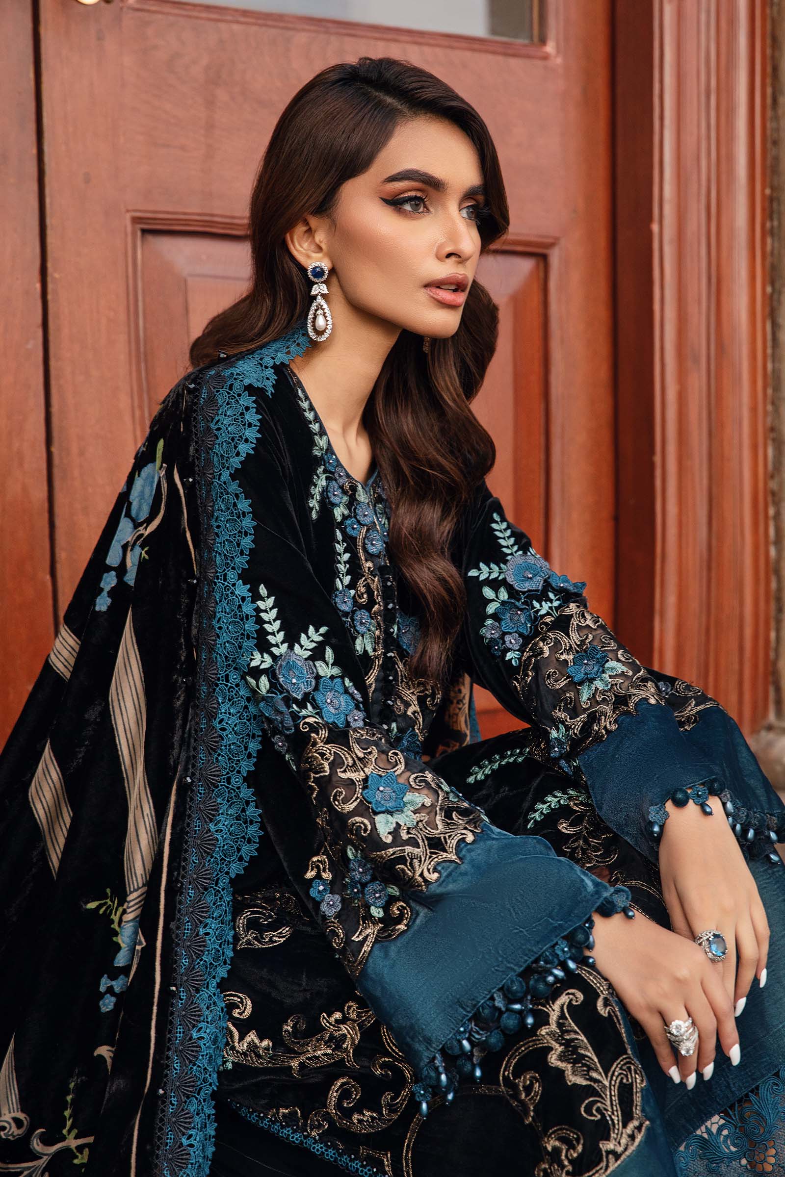 ZARA JAHAN 7003 Embroidered Velvet Dress with Plachi Velvet Shawl