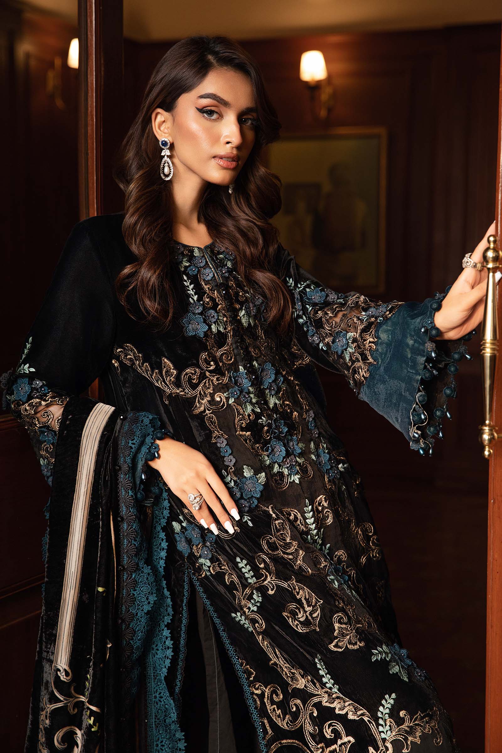 ZARA JAHAN 7003 Embroidered Velvet Dress with Plachi Velvet Shawl