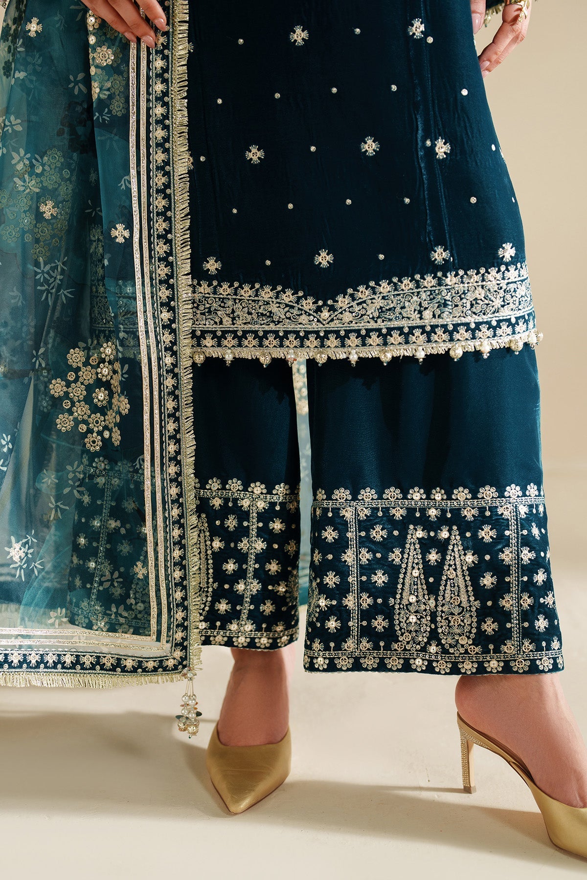 ZARA JAHAN 7009 - JZ Embroidered Velvet 3-Piece Dress