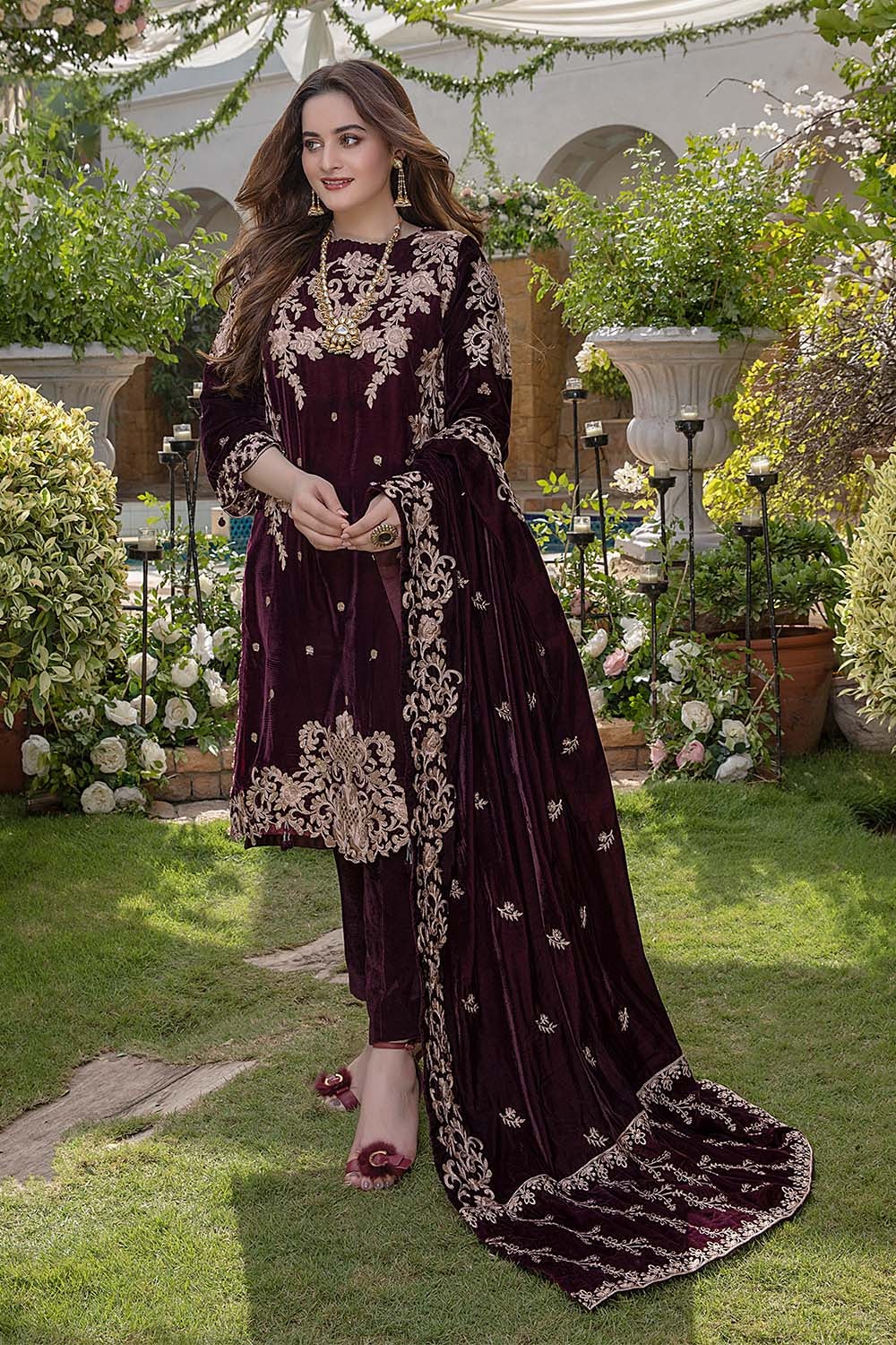ZARA JAHAN 954 Embroidered Velvet Three piece with Velvet Shawl