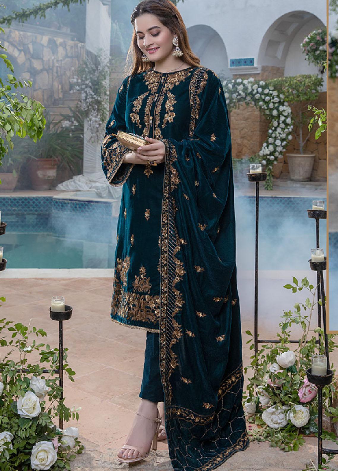 ZARA JAHAN 2050 Sequance Embroidered Velvet Three piece With Velvet Shawl