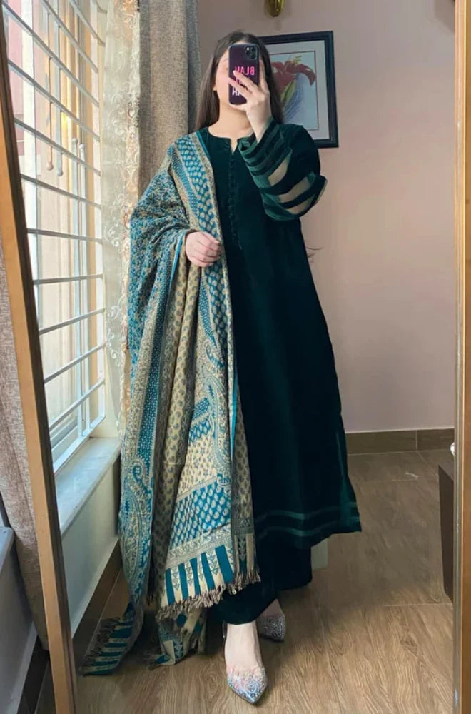 ZARA JAHAN  D-802- Winter Velvet Dress with Printed Dhanak Shawl