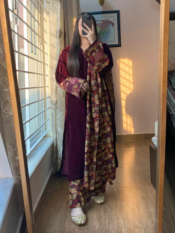 ZARA JAHAN  D-803- Winter Velvet Dress with Printed Dhanak Shawl