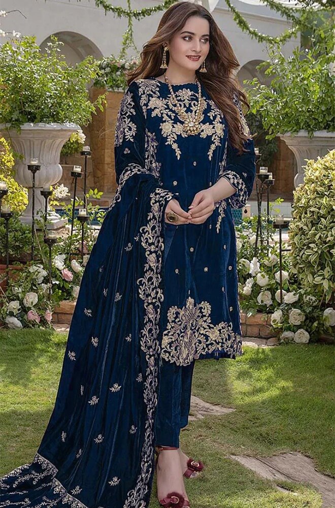 ZARA JAHAN 955 Embroidered Velvet Three piece With Velvet Shawl